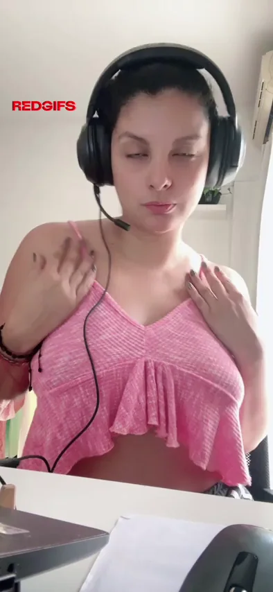 lets play your favorite video game and after fuck ;)