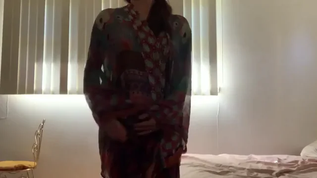 Amélie's Sultry Shawl Tease Dance 💃🔥 (30+ MILF Magic Pt 1)