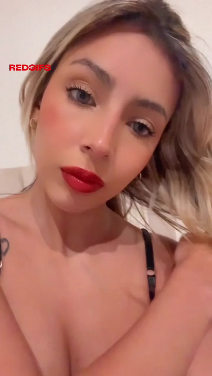 🔥 Perfect Petite Blonde Tease 💋
