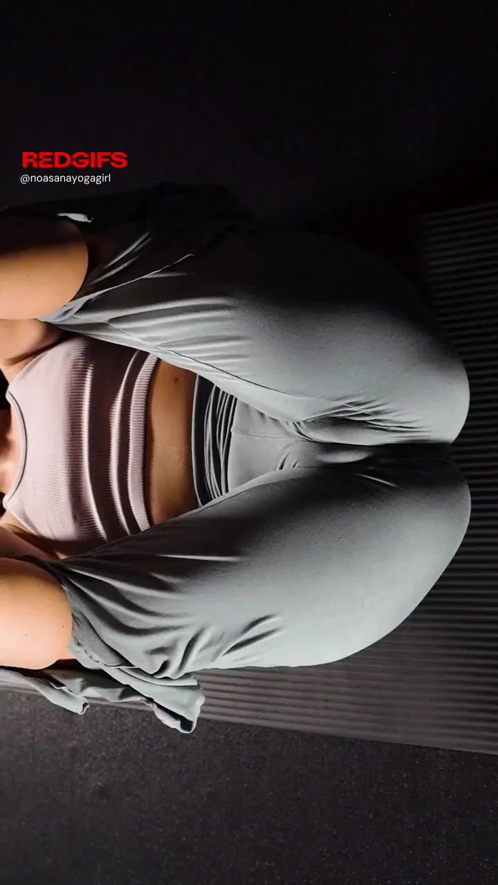 🍑 What's That Yoga Pose? Camel Toe Tease in Tight Pants! 🧘‍♀️💦