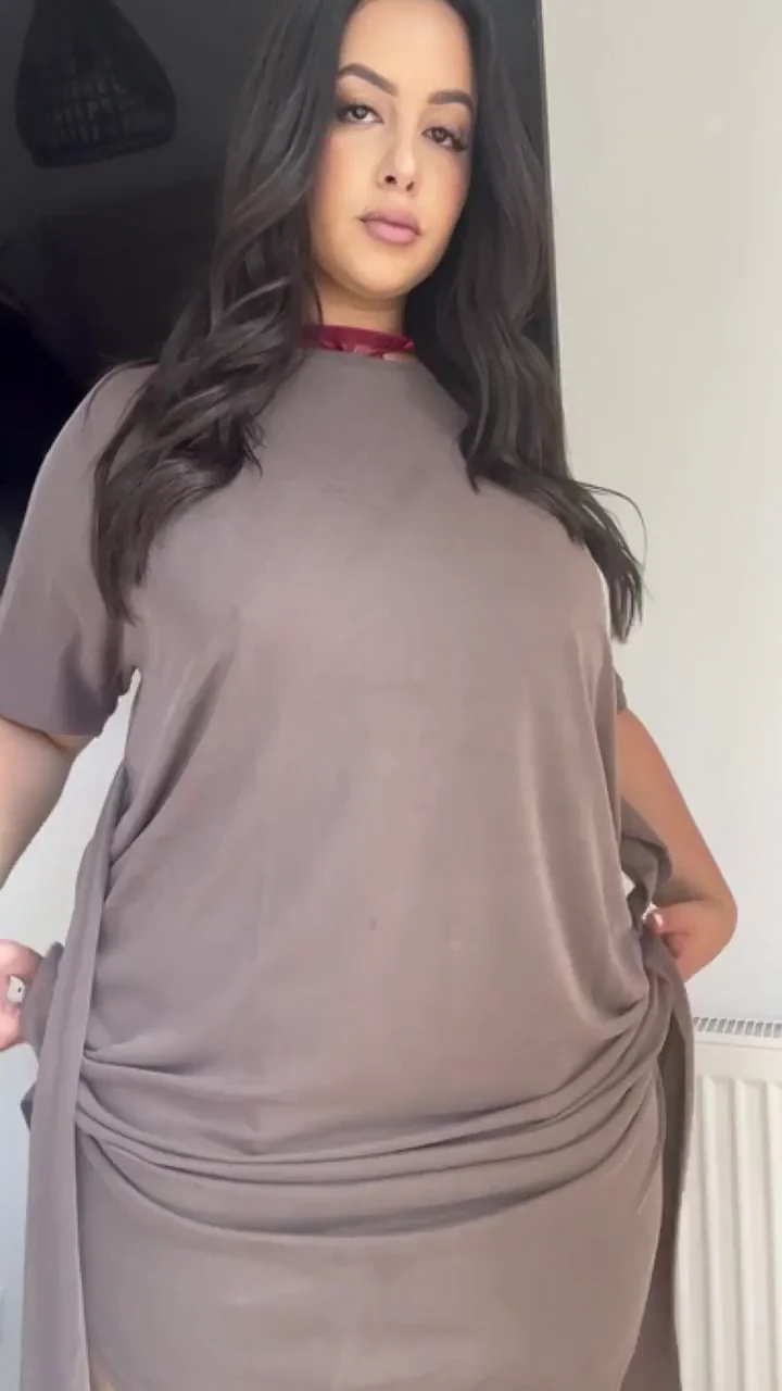Plus Size Slut Shows Off Her Massive Tits & Thick Curves 🍑💦