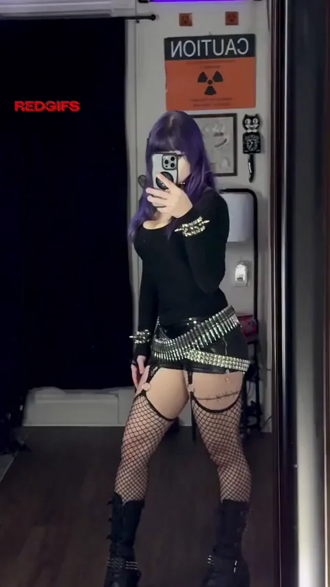 Goth Slut Dripping Wet 💦🖤