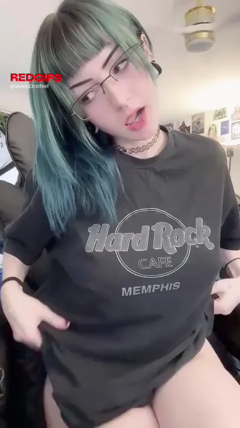 Pierced Titties Out for Reddit Sluts 😈🔥 [F]