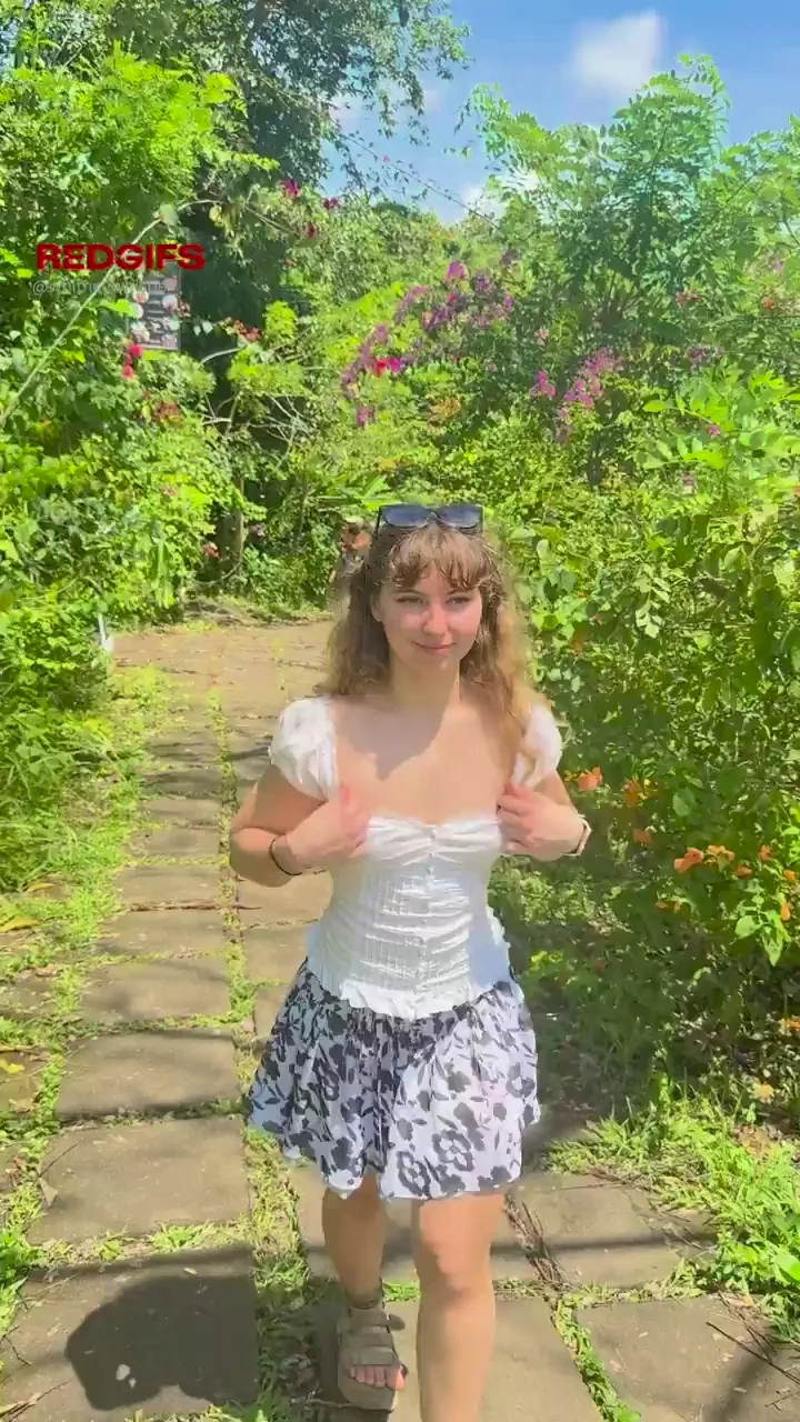 Petite Slut Flashes Natural Jugs in Public Park 😈🍈🍈