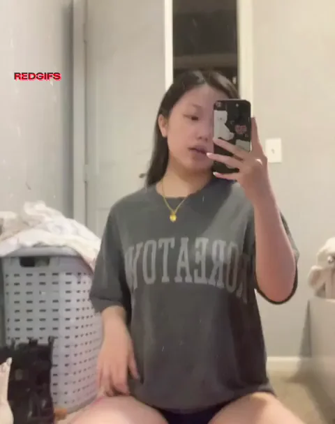 Juicy Asian Slut's Pre-Class Tease Snap 💦📸