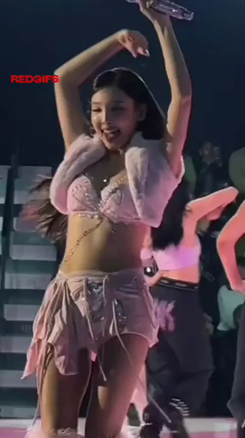 TWICE - Nayeon &amp; Momo
