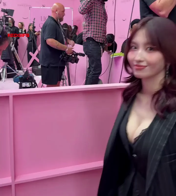 TWICE - Nayeon, Jihyo, Tzuyu &amp; Momo