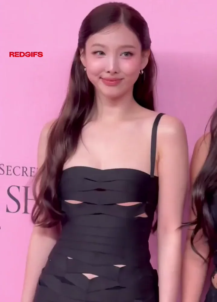 🍒 TWICE Sluts Nayeon, Jihyo, Tzuyu & Momo Big Tit Tease 💦