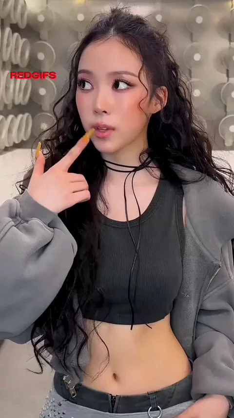 Narin's Meowww Tease 😻🔥 Kpop Slut Vibes