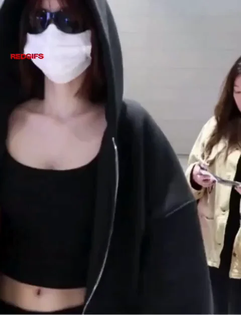 TWICE - Momo