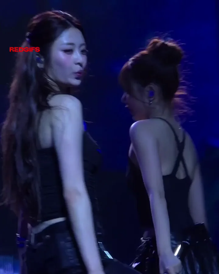 LE SSERAFIM - Yunjin, Chaewon, Sakura