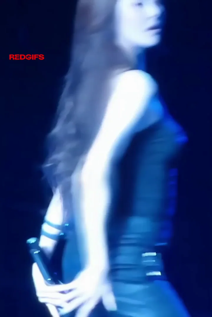 Happy Yunjin Day! 🍑🔥 LE SSERAFIM Slutty Ass Twerk in Shiny Leather Pants