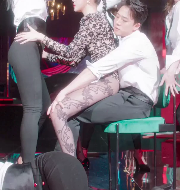 Sunmi Grinds Her Juicy Ass on Lucky Dude's Lap 😈🍑