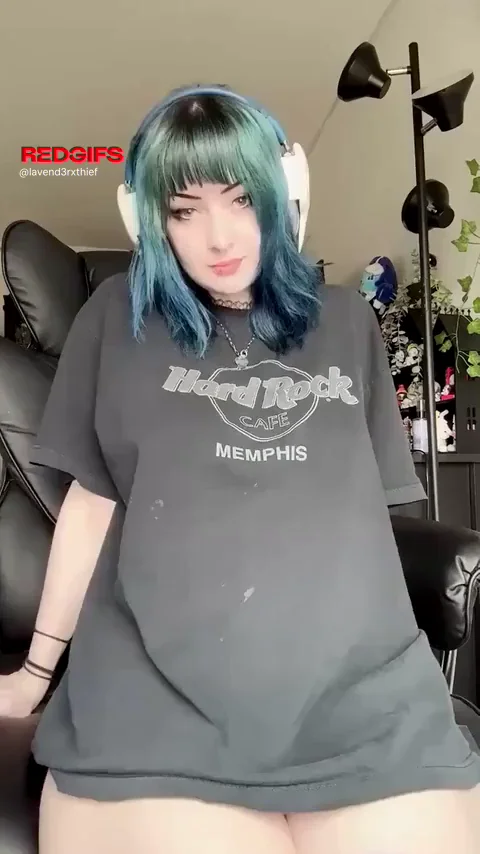 Goth Teen's Genetic Jackpot 🍑💦 Big Tits & Juicy Ass Tease