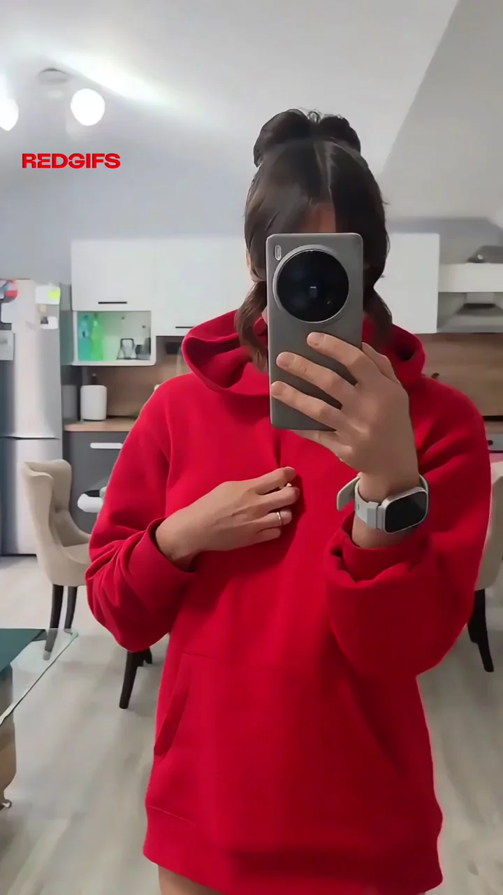 MILF in Red Hoodie Teases Forties Curves: Tits & Pussy Reveal