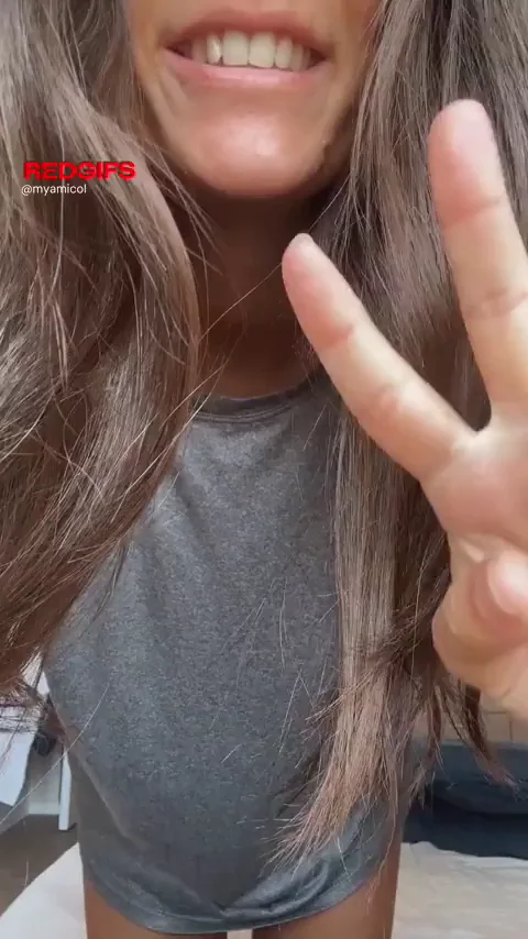 🔥 Lifting My Tee to Flash Juicy Tits & Dripping Pussy 😈