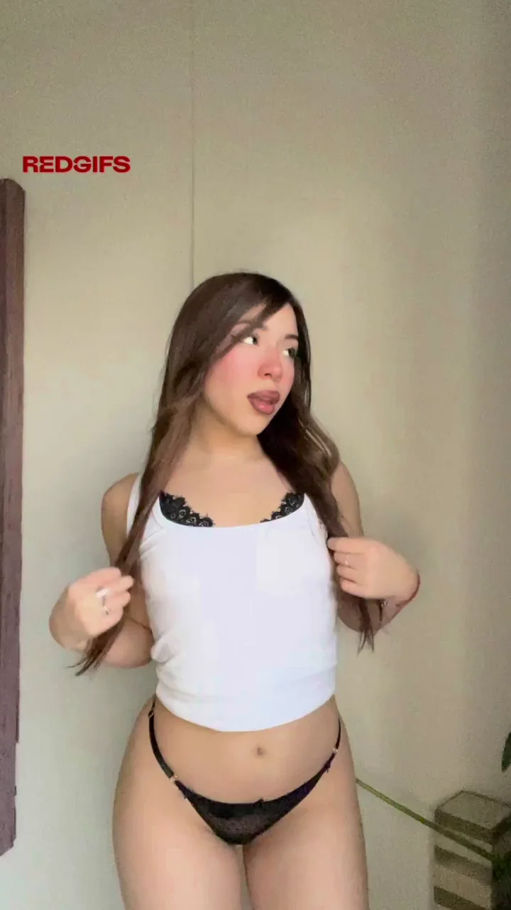 Petite Cutie Begs 'You Eat Me' 😋🍑🔥