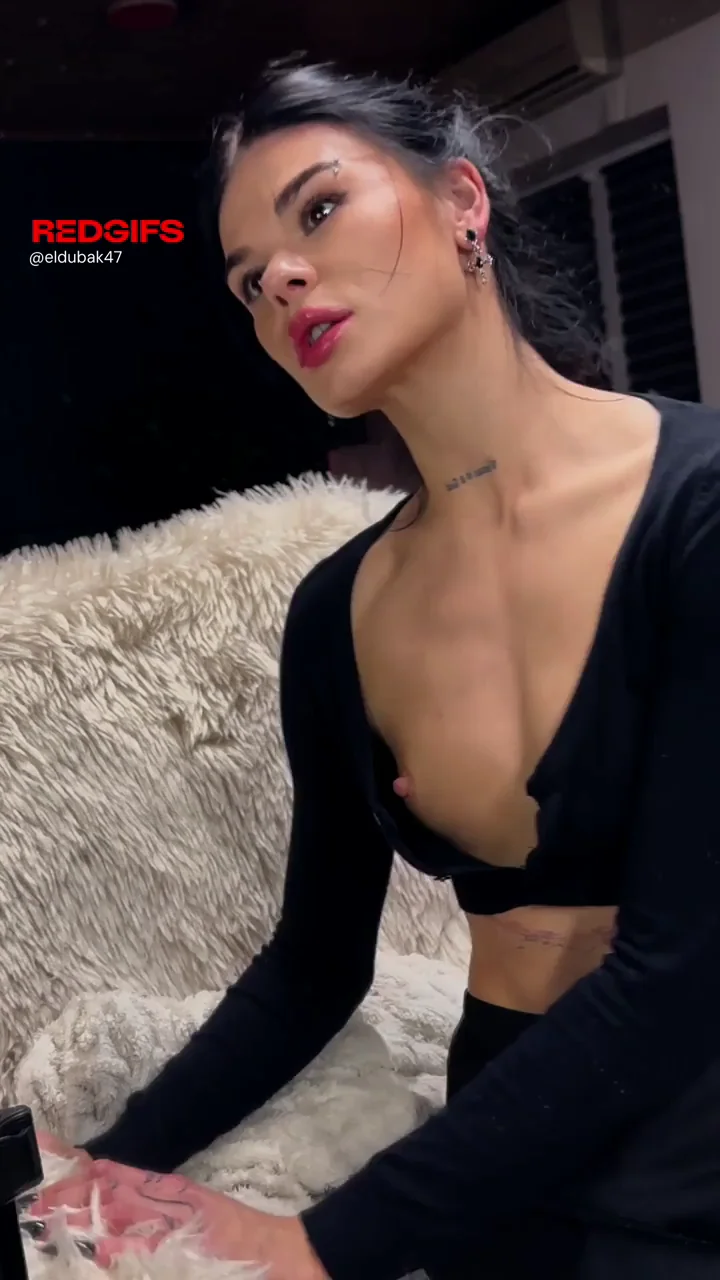 I just love men who prefer tiny tits