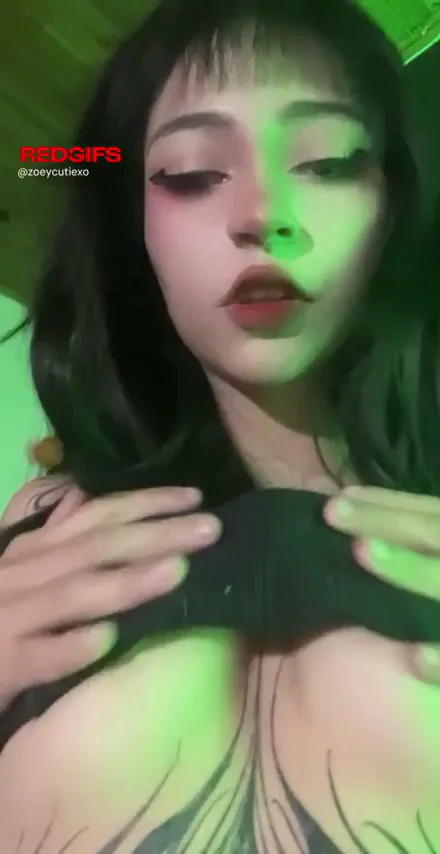 my ex said they are fucking lickable👅