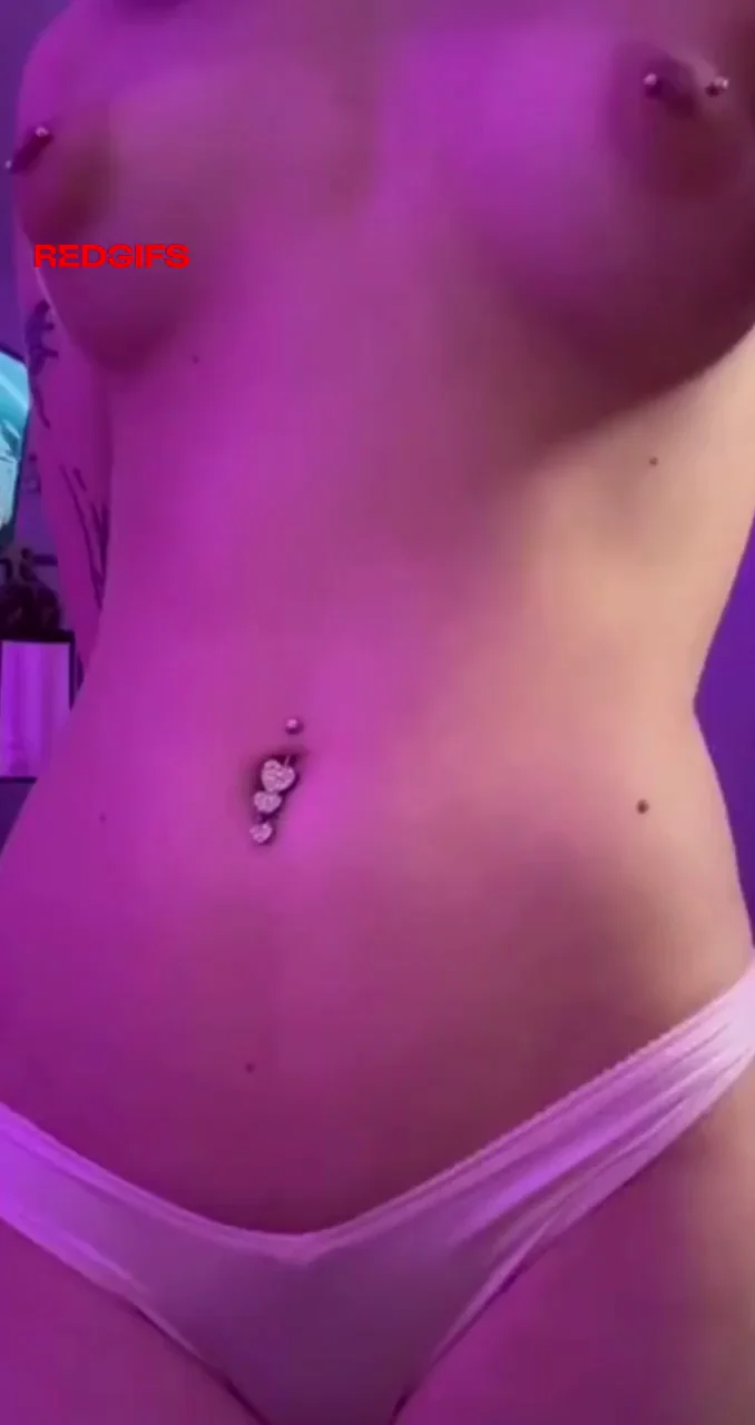 I'm the smallest girl in college and my tits are so cute