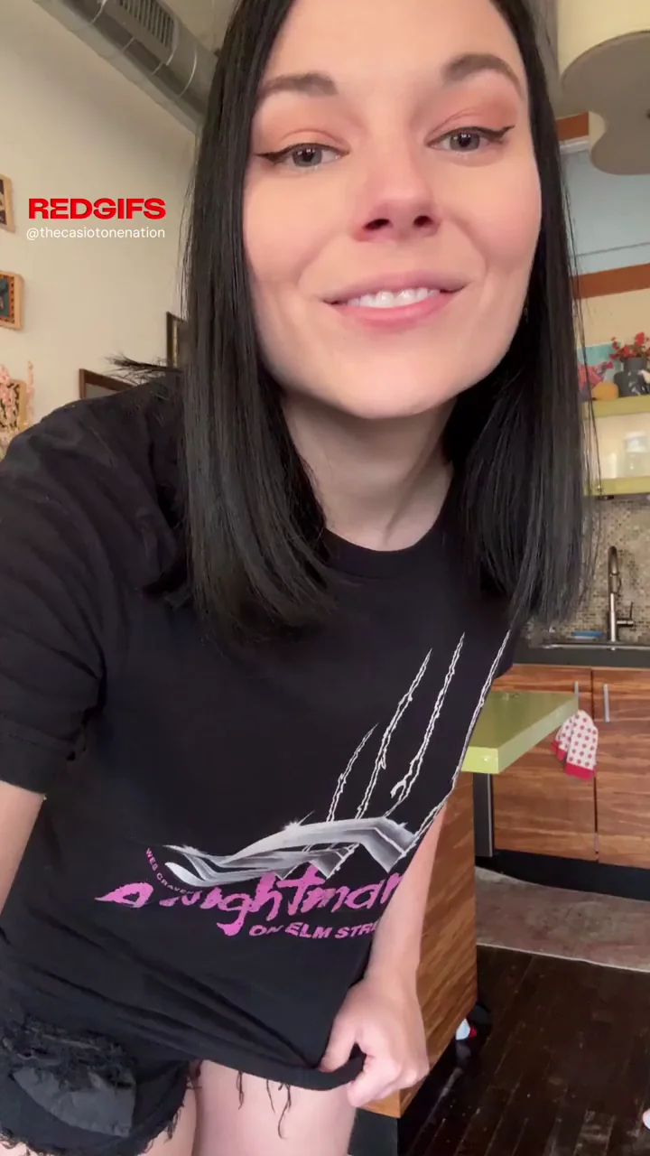 No bra, no panties