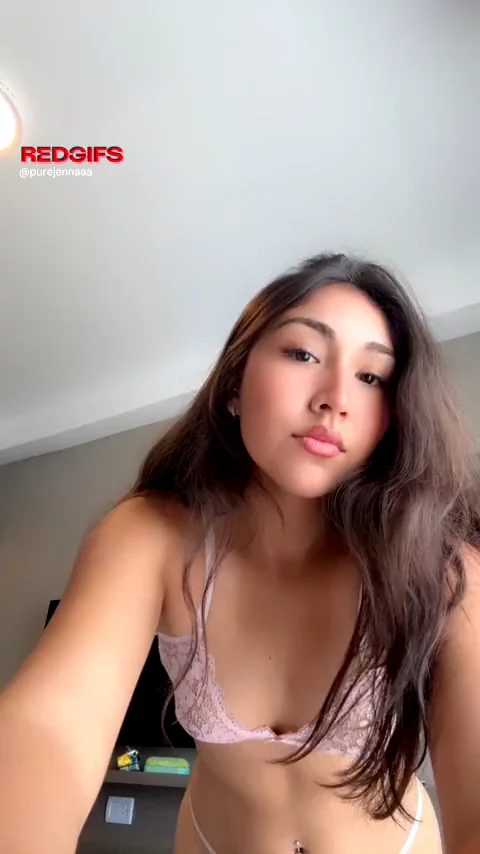 Latina slut spread her ass nonstop.