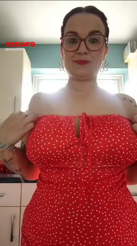 Cute dress for a 43 UK tit drop xx