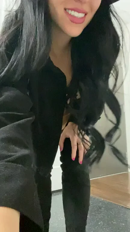 Predrink My Juicy Pussy Before Hitting the Bar 🍸🍑