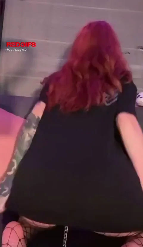 how deep would you suck this booty sliding your finger in or 👅