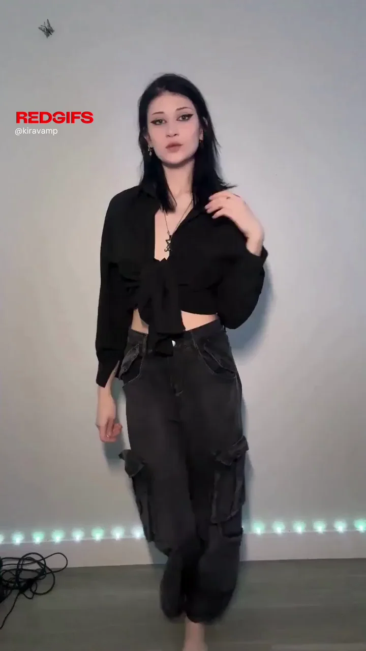 Pretty goth girls don’t need clothes