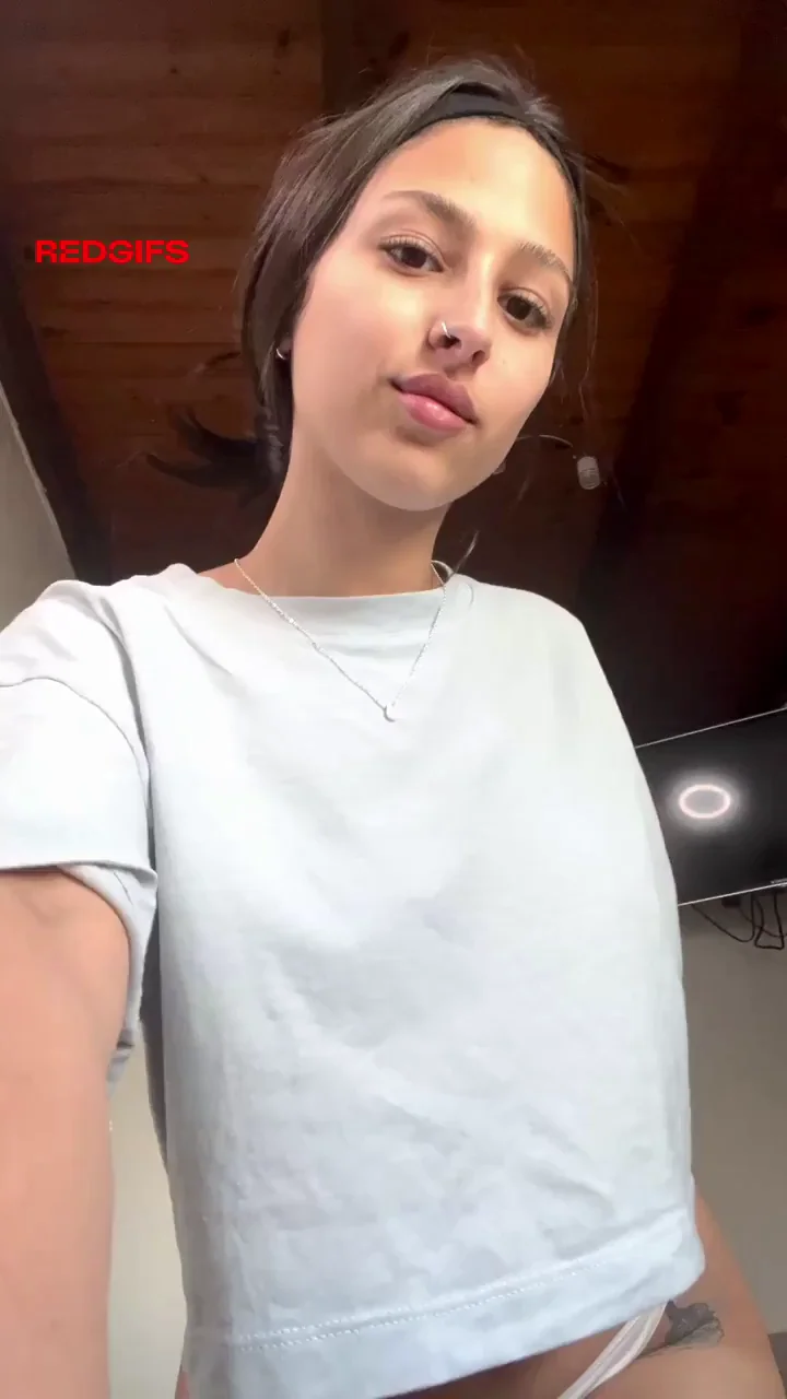 Petite Tease Slips Off Her Crop Top 😈🍑