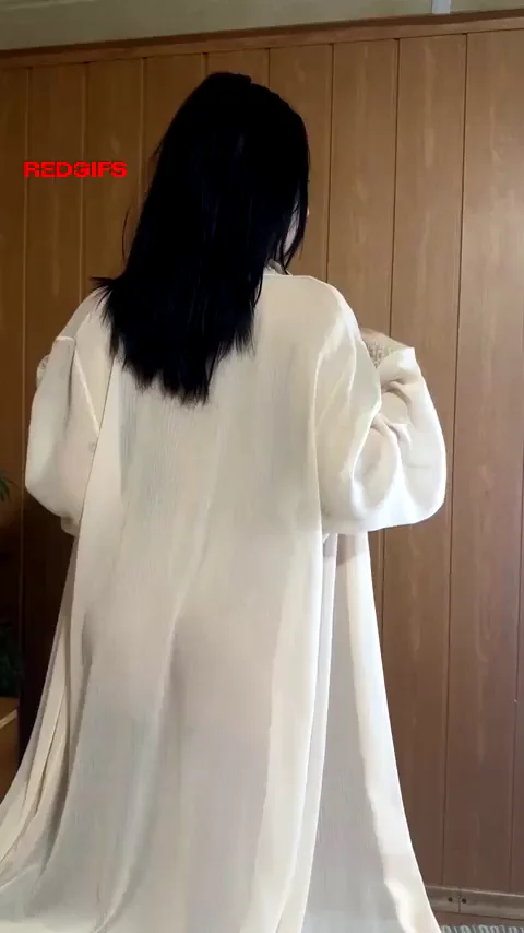 Guess the back view’s not so disappointing after all, huh?