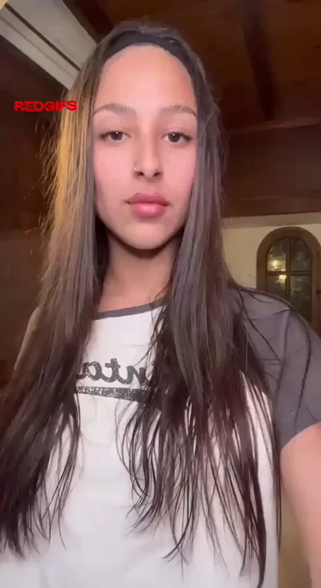 🔥 Amateur Slut Loves Flashing Her Naked Body & Big Tits 😈