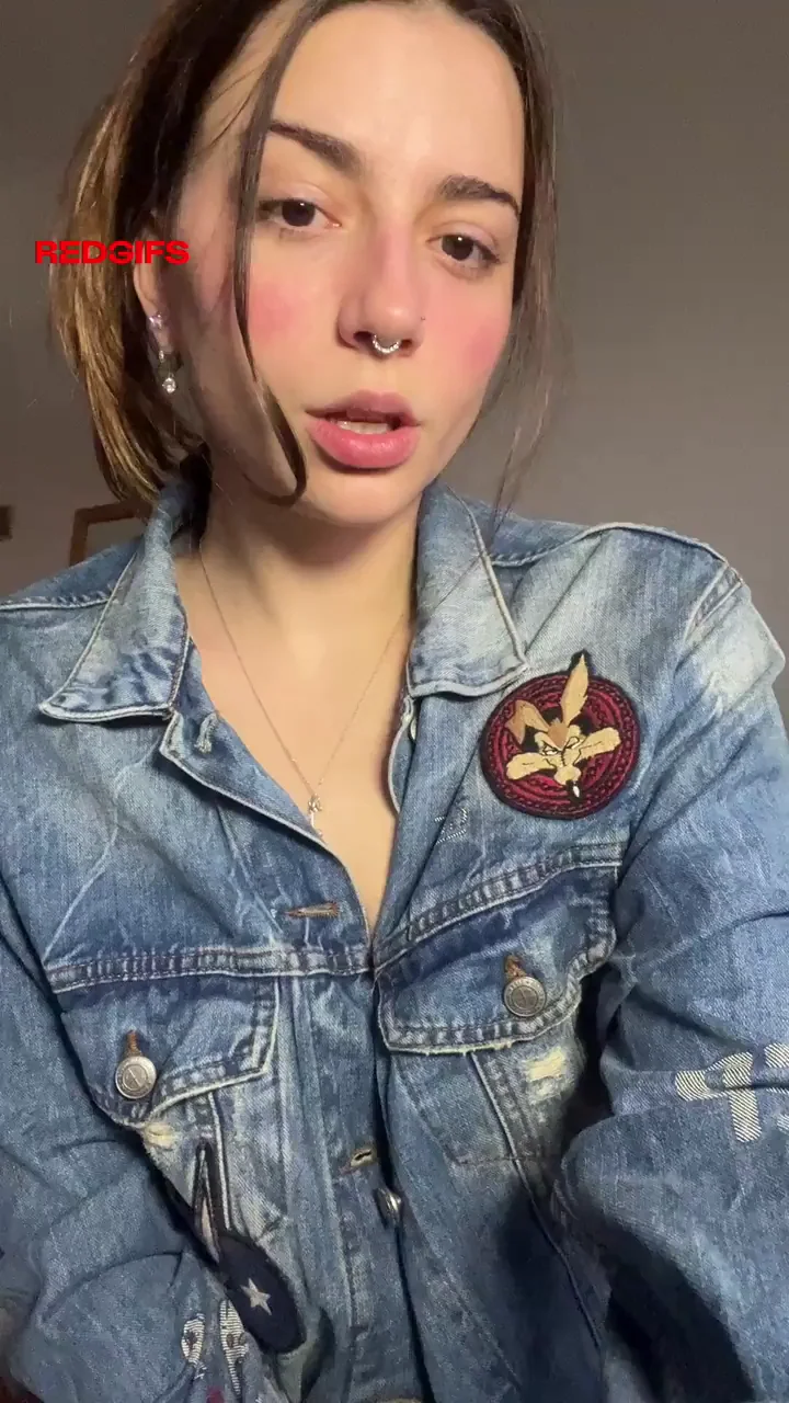 Just a simple girl boobs reveal