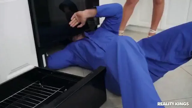 Blonde Kitchen Slut Spreads Ass 🍑🔥
