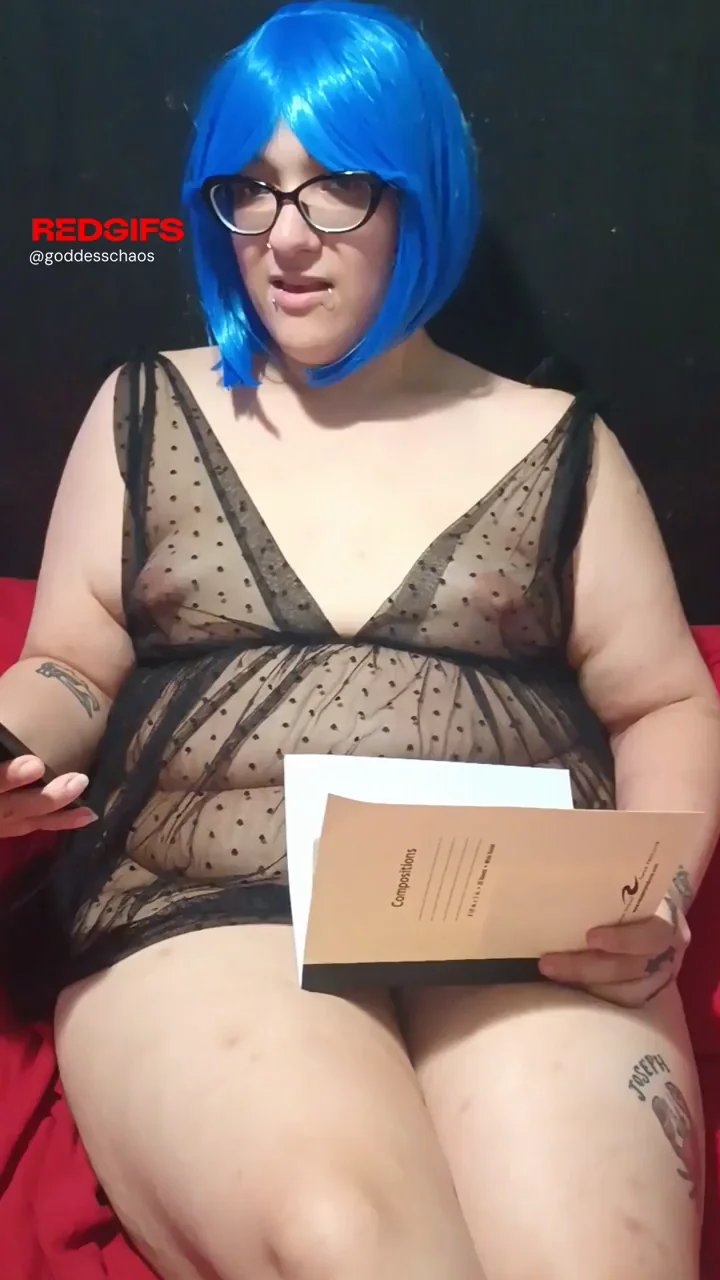 Thick thighs of glory right here at a yummy angle