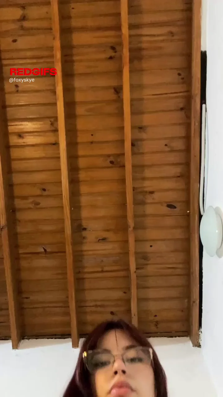 TikTok Slut's Real Vibe: Nerdy Teen Flashes Tits and Cameltoe
