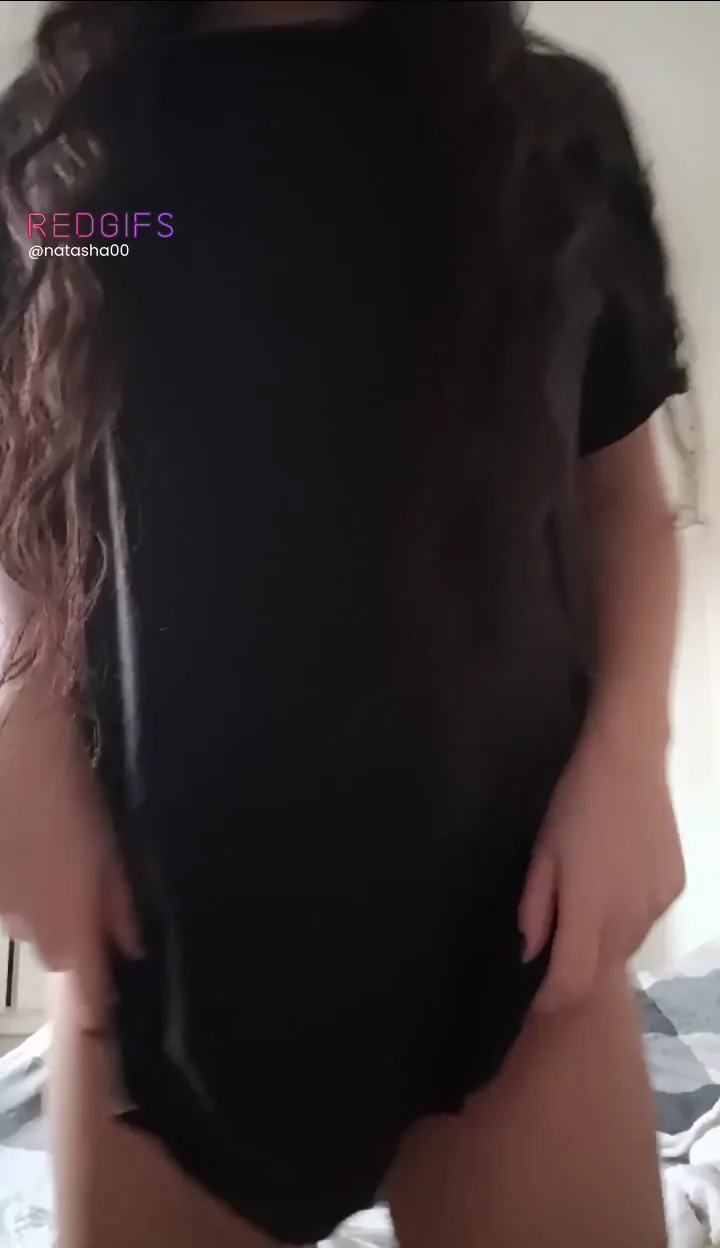 I need a man to lick me everywhere:3