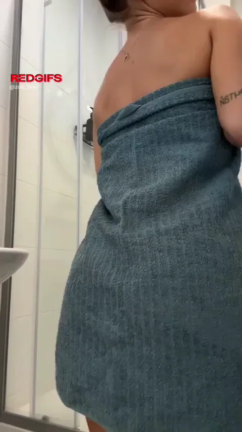 Towel Tease: Tight Ass Spread in Steamy Shower Mirror