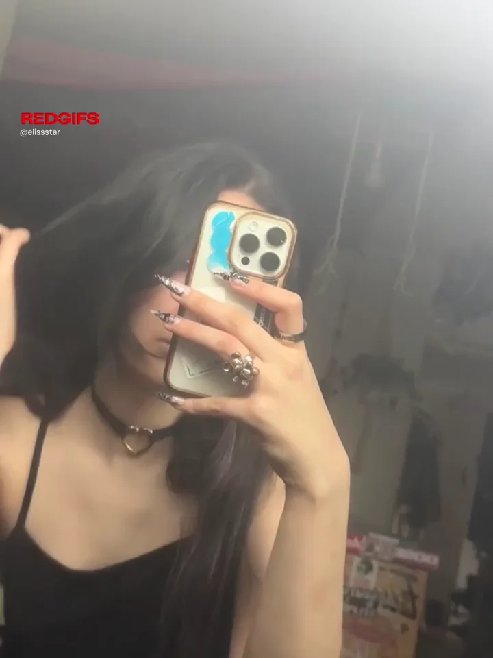Cute kitty 🐈‍⬛ nails for scratching 💅🏻