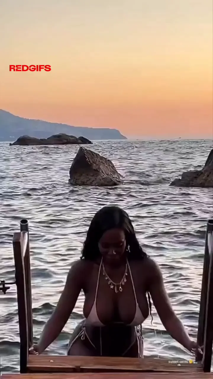 Lexii's Thicc Tits & Juicy Ass Tease 💦🍑🔥