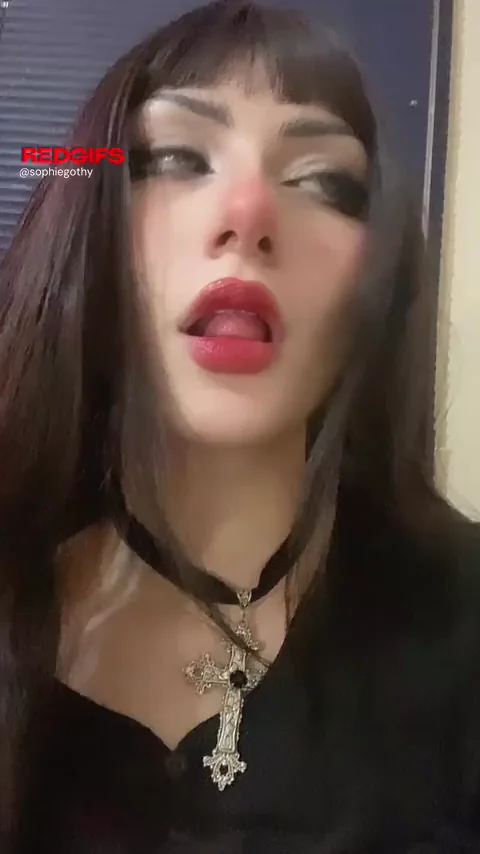 The reveal of a kinky goth