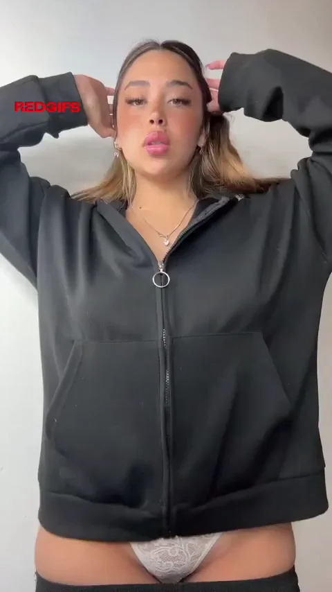 19 years old latina reveal