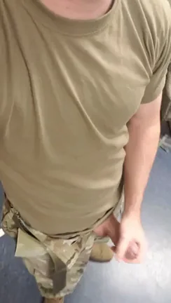 🔥 29yo Soldier Jerking His Thick Alpha Cock 💦