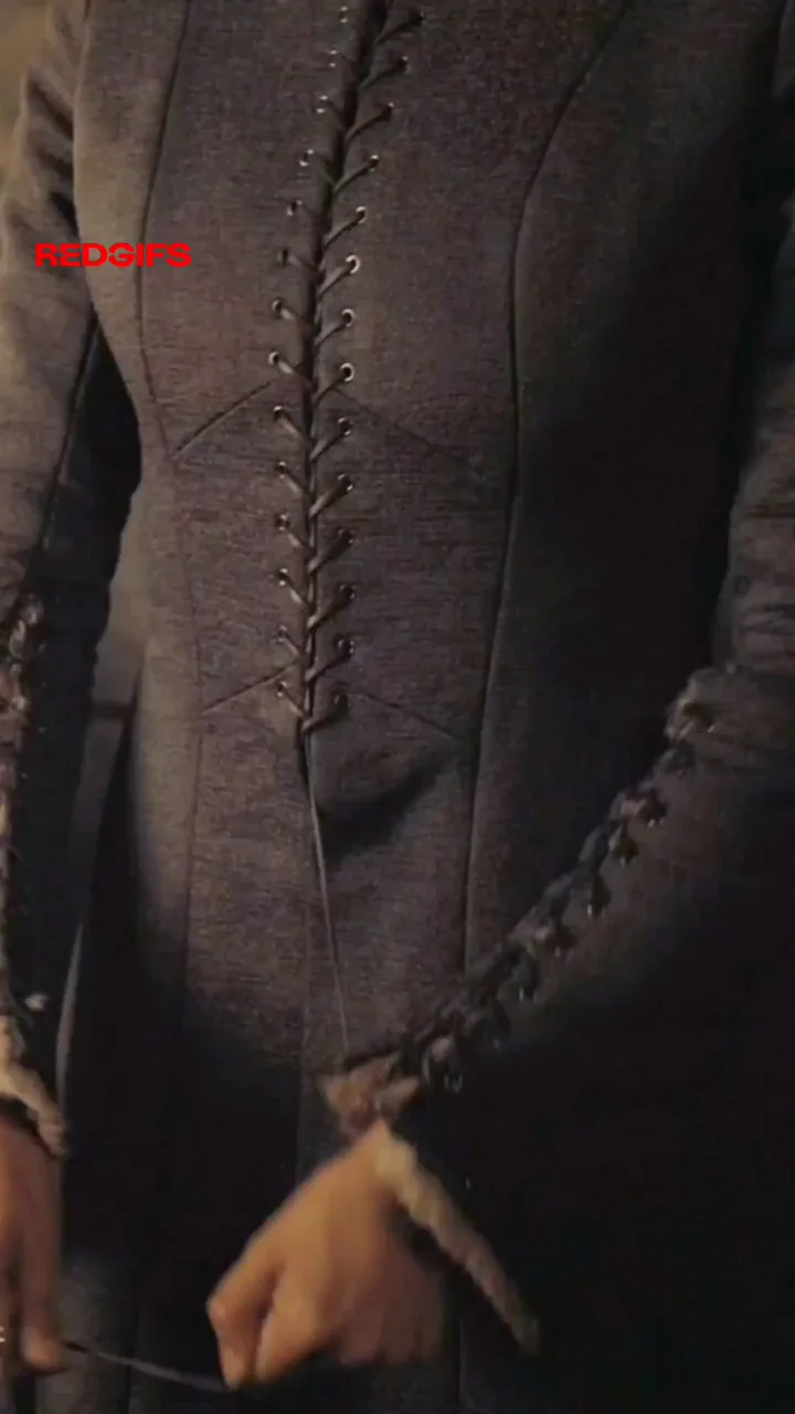 Nathalie Emmanuel's Steamy Nude Ass Tease in Game of Thrones S07E02