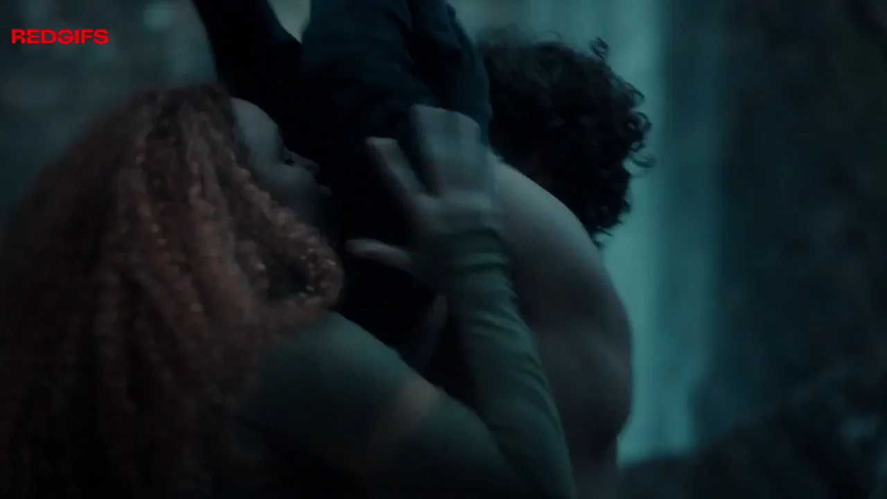 🔥 Leticia Vieira's Blood-Red Passion Kiss & Topless Tease S1 EP8 💋
