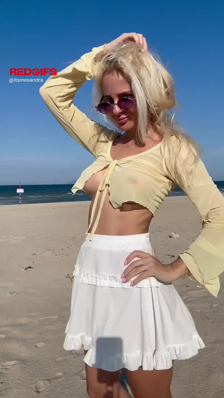 I love it so much when my boobs are free in the sun