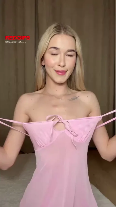 The sexiest girl in college