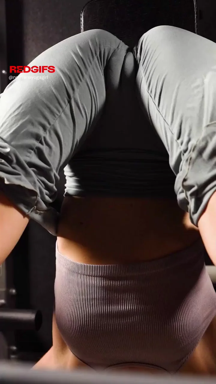🍑 Hip Mobility Benefits in Tight Yoga Pants 💦