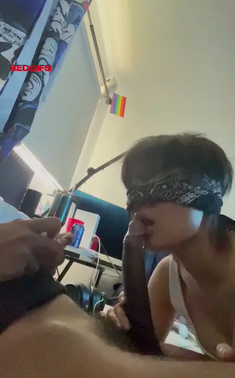 Sucking BF's Thick BBC While He Games 😈🍆💦